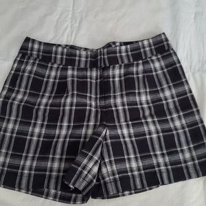 Tommy Bahama Black & White Shorts Sz 4